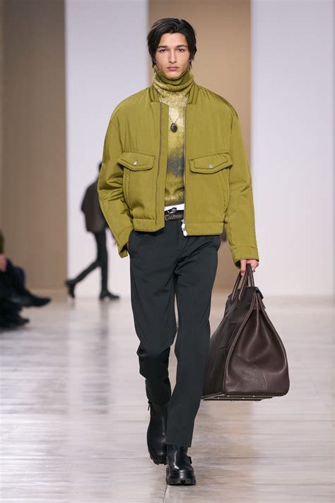 hermes collezione uomo sfilata|Hermès e il take sul quiet luxury per l'autunno inverno 2024.